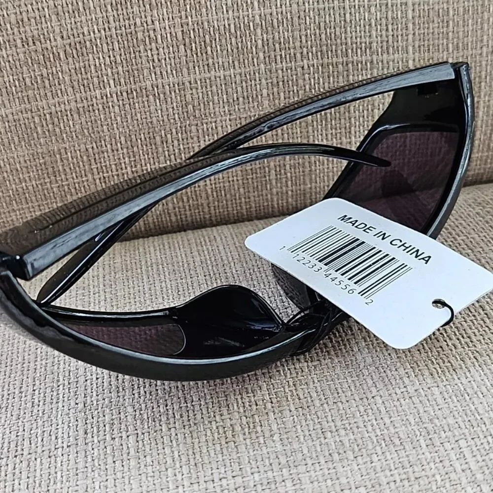 Kids Sunglasses Black Wrap Eye Wear 100% UV Prtotect Sunglasses for 7-10 years